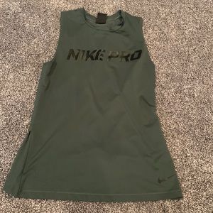 Nike pro Green tank